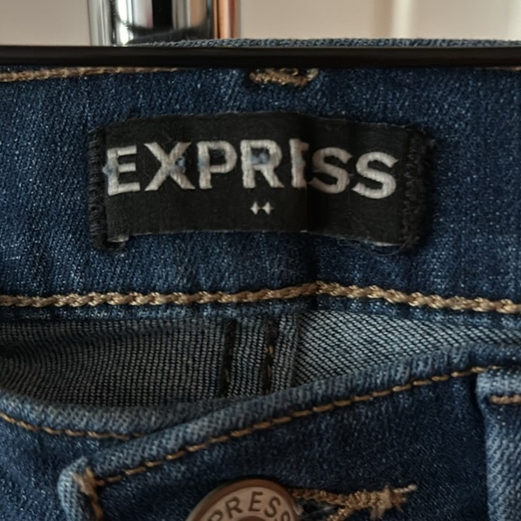 Express distressed denim - Picture 2 of 3